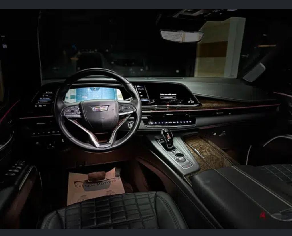 Cadilac Escalade 2021  Warranty source impex Lebanon Platinum with message chairs Supper clean All revisions in source impex